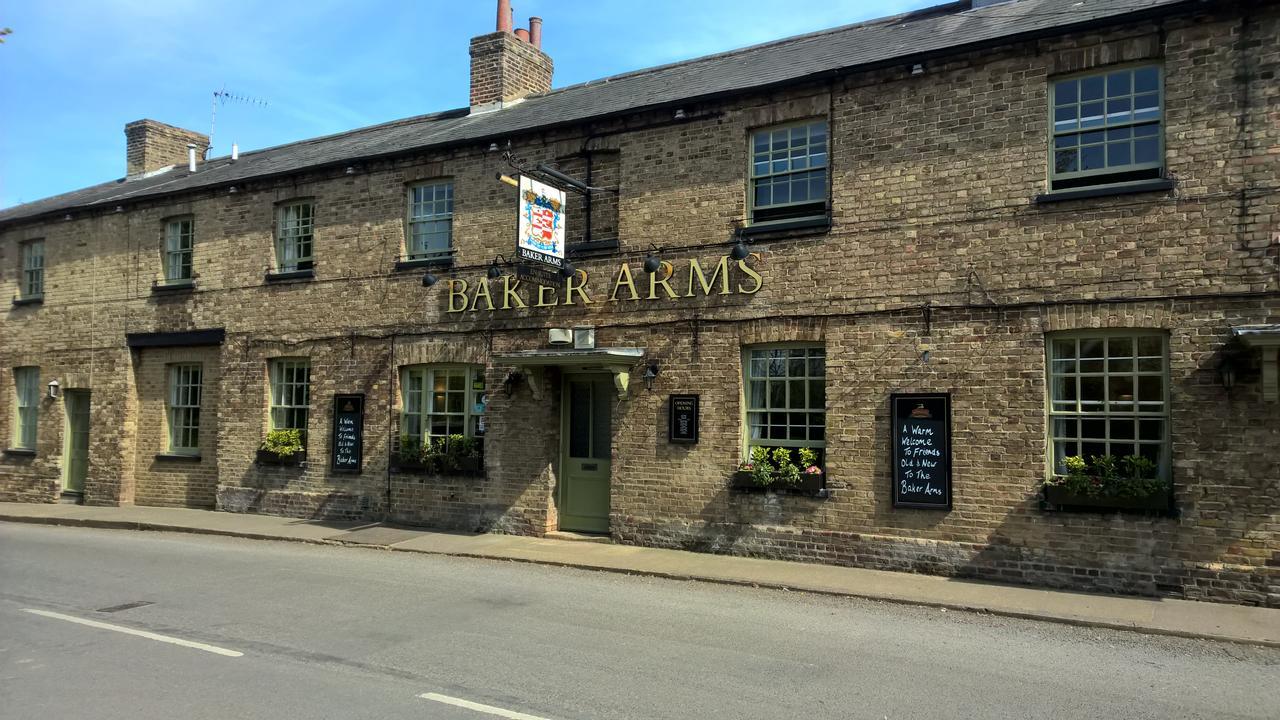 Baker Arms Hotel Hertford Exterior photo